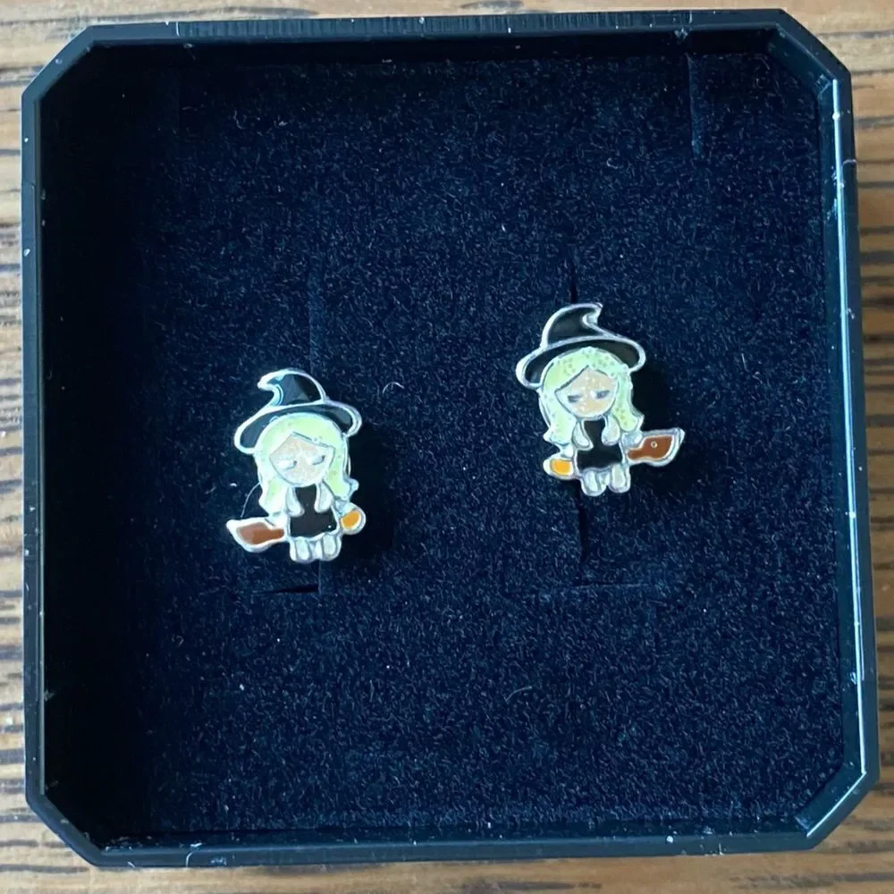 Monkimau Girls Sterling Silver Halloween Witch Stud Earrings. NWOT